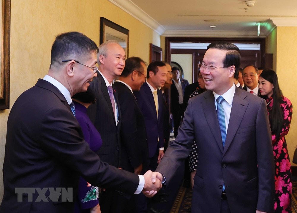 Chủ tịch nước Võ Văn Thưởng tiếp các Đại sứ Việt Nam tại khu vực châu Âu. (Ảnh: Thống Nhất/TTXVN).