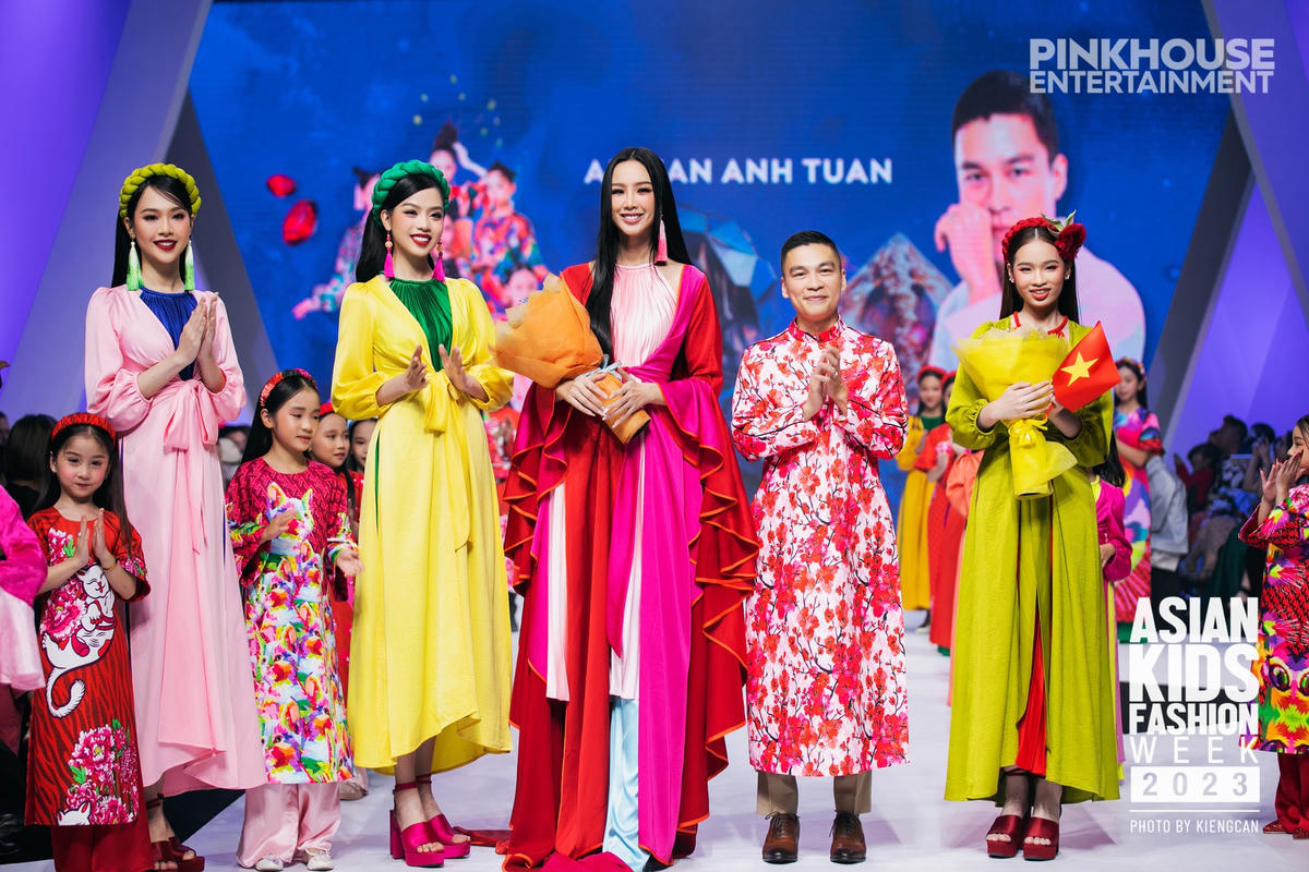 Tuần lễ Thời trang trẻ em châu Á - Asian Kids Fashion Week 2023 diễn ra trong hai ngày 14/1 và 15/1 tại TP HCM, quy tụ gần 20 NTK nổi bật trong và ngoài nước. 