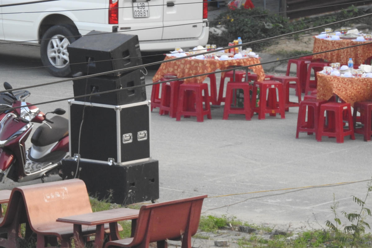 Loa thùng karaoke “di động” tại một buổi tiệc ở phường Hòa Minh, quận Liên Chiểu (TP Đà Nẵng).