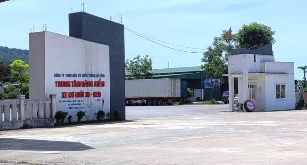 Trung tâm đăng kiểm ở thị xã Hồng Lĩnh.