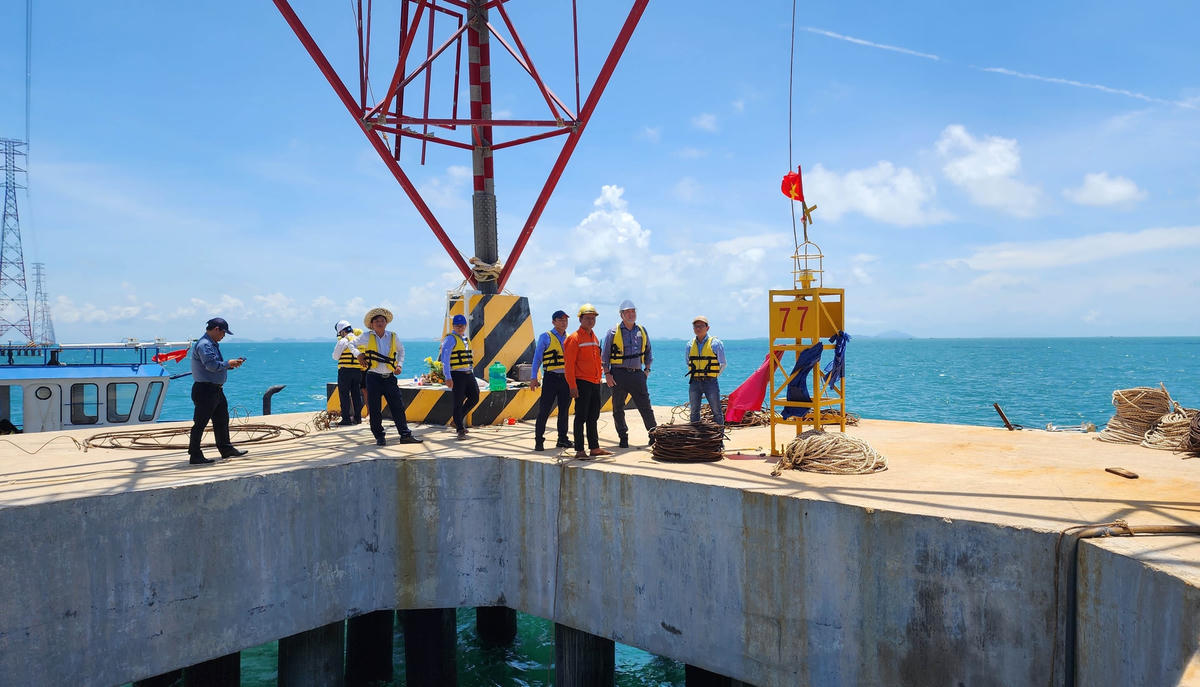 Đóng điện đường dây 220kV vượt biển dài nhất Đông Nam Á từ đất liền ra Phú Quốc