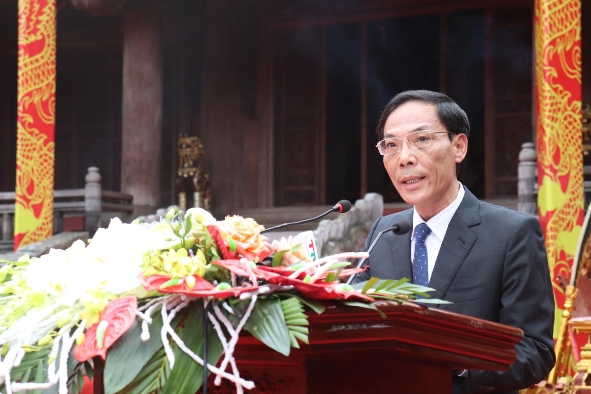 Ông Đầu Thanh Tùng, Phó Chủ tịch UBND tỉnh Thanh Hóa trình bày diễn văn tại buổi lễ.