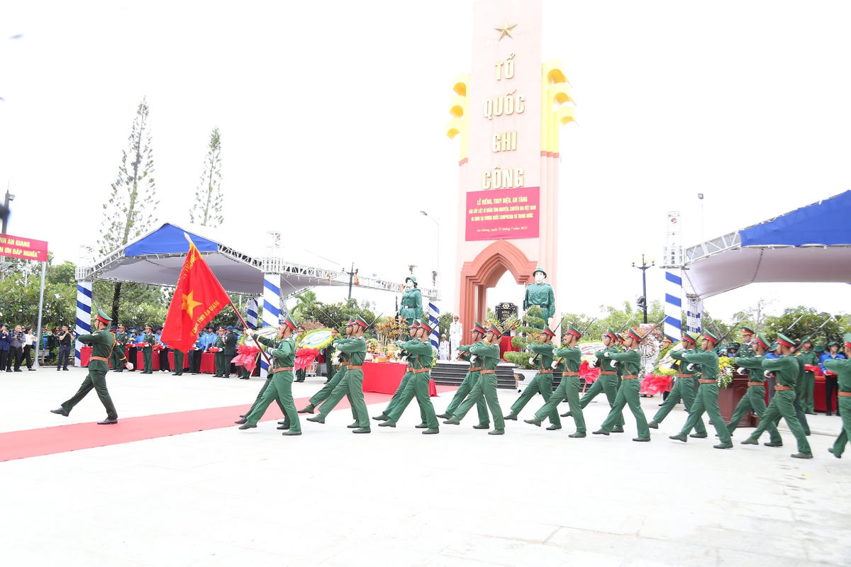 tien6892.jpg