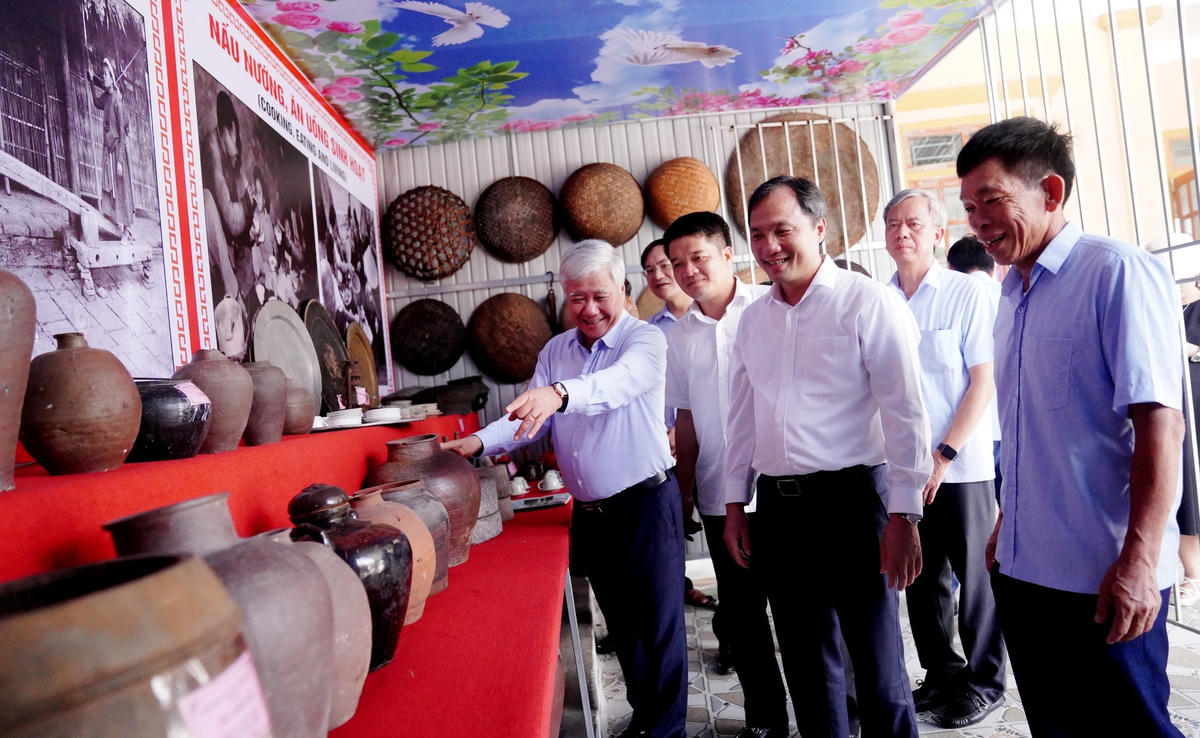 Bí thư Trung ương Đảng, Chủ tịch UBTƯ MTTQ Việt Nam Đỗ Văn Chiến dẫn đầu đoàn công tác đến thăm và làm việc tại Hà Tĩnh