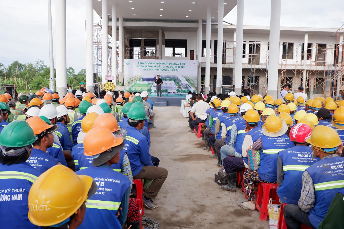 Quang cảnh lễ phát động.