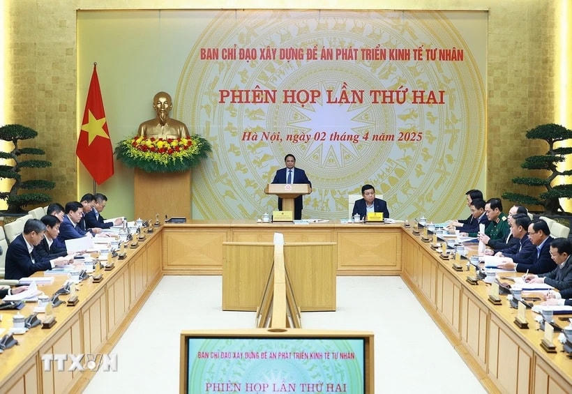 Thủ tướng Phạm Minh Chính phát biểu chỉ đạo tại phiên họp lần thứ hai của Ban Chỉ đạo xây dựng đề án phát triển kinh tế tư nhân. (Ảnh: Dương Giang/TTXVN)