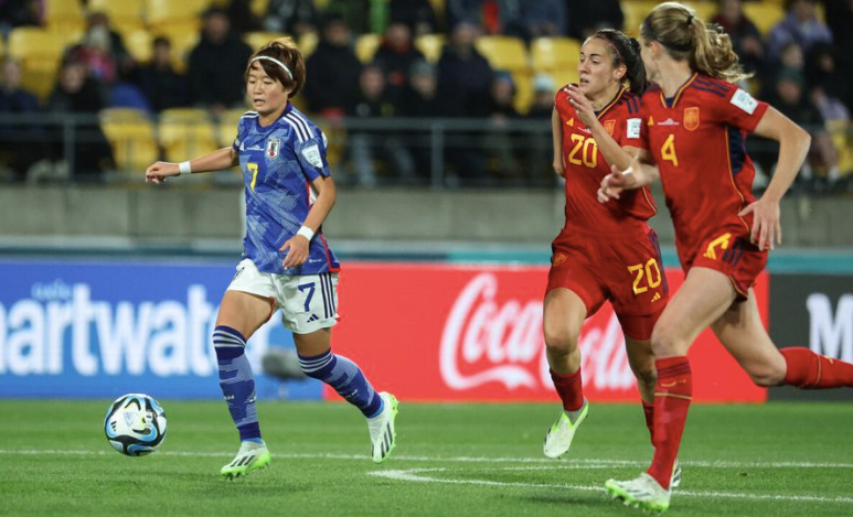 Nhật Bản là đội có lối chơi đa dạng nhất World Cup 2023, họ sở hữu chân sút Miyazawa (7) đang dẫn đầu danh sách vua phá lưới (Ảnh: AFP).