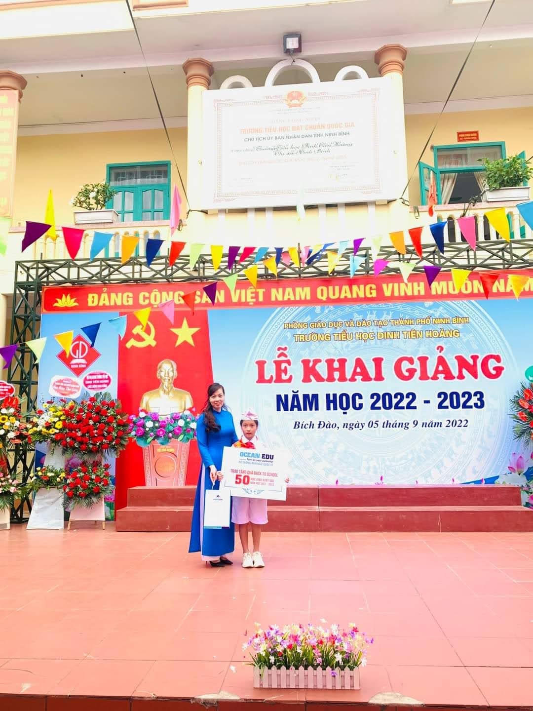 Trường Tiểu học Đinh Tiên Hoàn (TP Ninh Bình) rộn rã ngày khai giảng