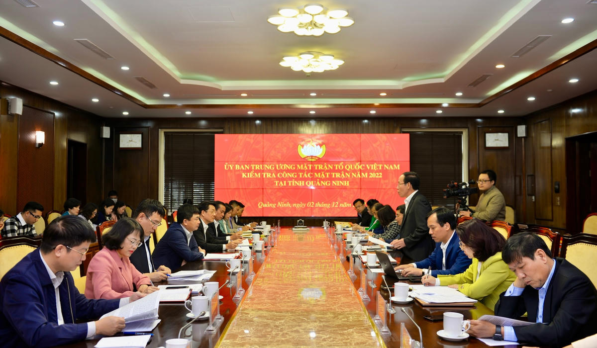 Quang cảnh buổi làm việc.