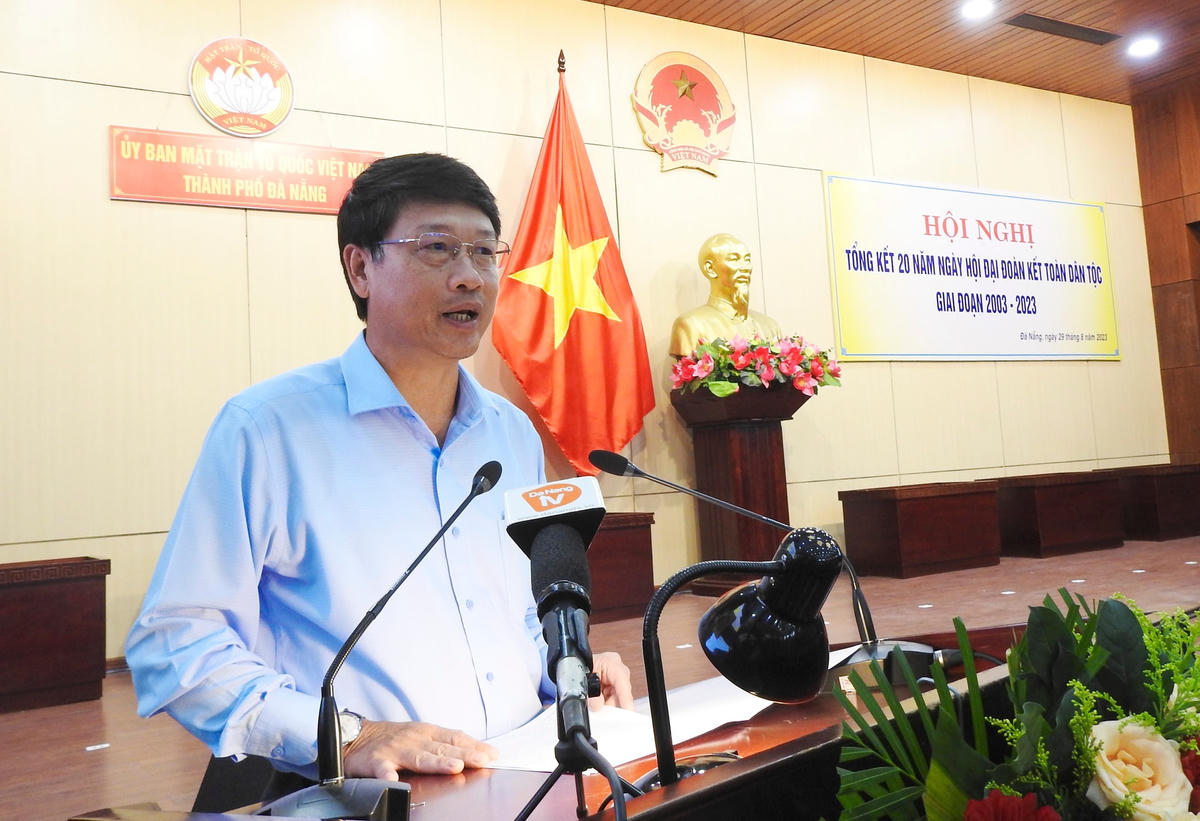 Chủ tịch Ủy ban MTTQ Việt Nam TP Đà Nẵng Ngô Xuân Thắng phát biểu tại hội nghị. Ảnh Thanh Tùng