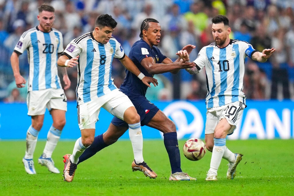 Trọng tài thừa nhận mắc sai lầm trong trận chung kết World Cup 2022. Ảnh: AP. 