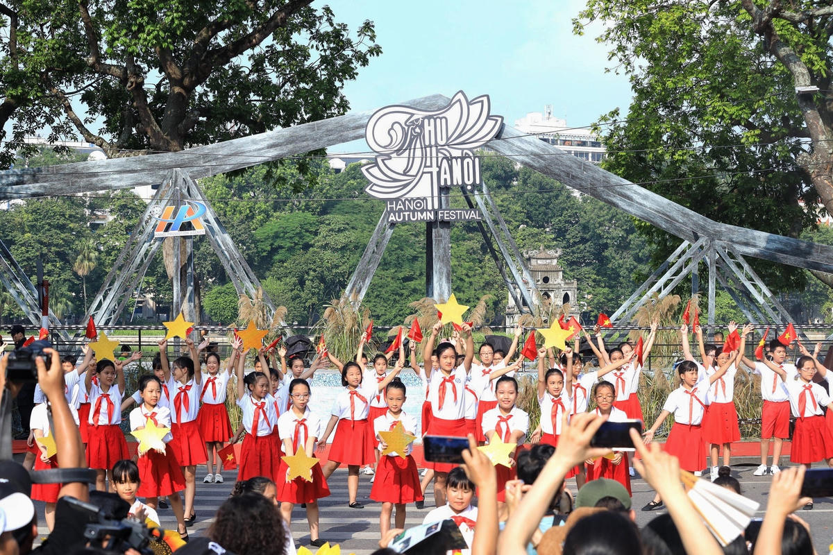 Hơn 1.500 người biểu diễn sự kiện Carnaval Thu Hà Nội năm 2023