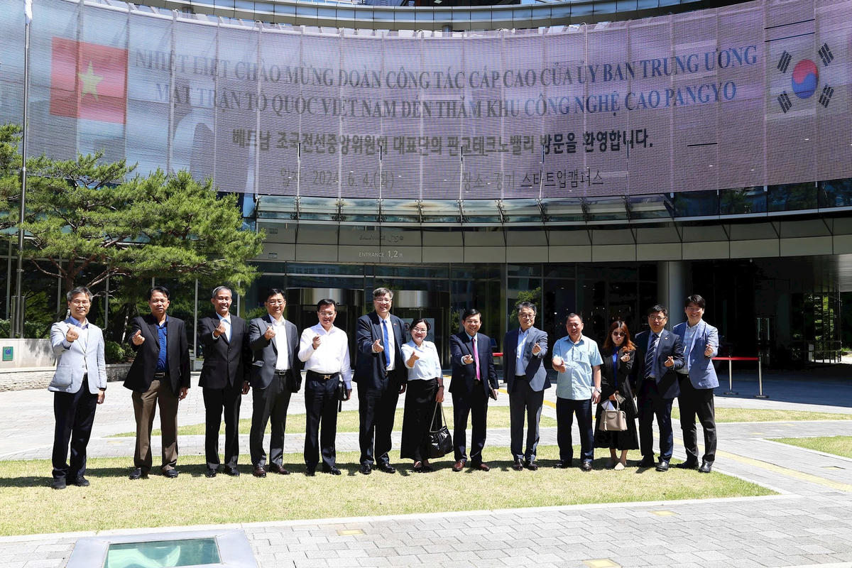 Thăm Trung tâm Công nghệ cao Pangyo