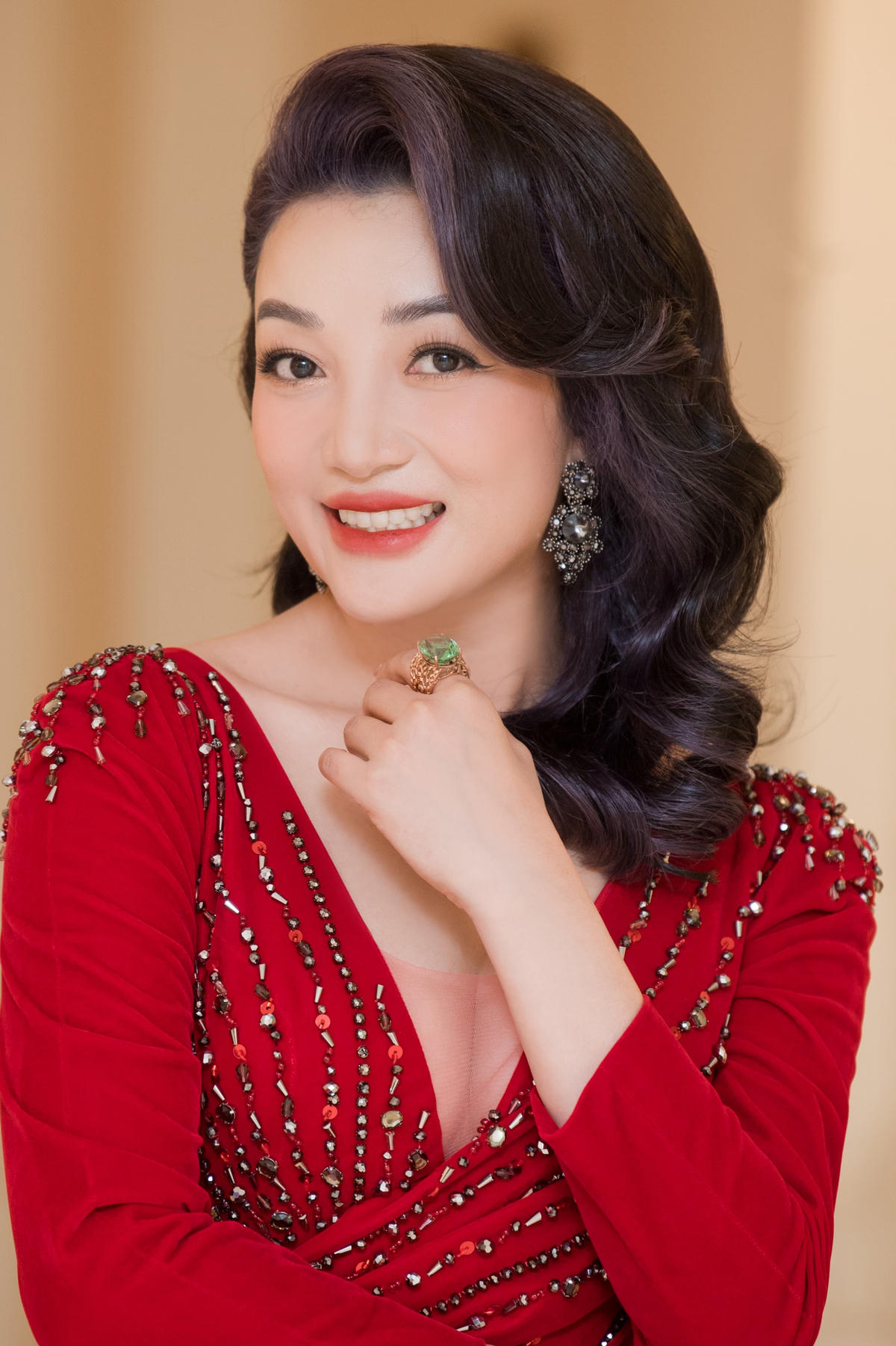 Ca sĩ Phạm Thu Hà.