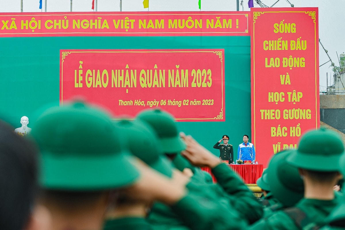 Các chiến sỹ tại lễ giao nhận quân tại TP Thanh Hóa năm 2023