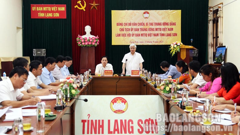 Bí thư Trung ương Đảng, Chủ tịch UBTƯ MTTQ Việt Nam Đỗ Văn Chiến phát biểu tại buổi làm việc.