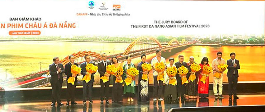 Ban Giám khảo cuộc thi