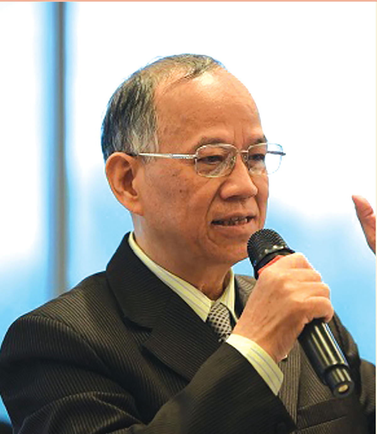 TS Nguyễn Minh Phong.