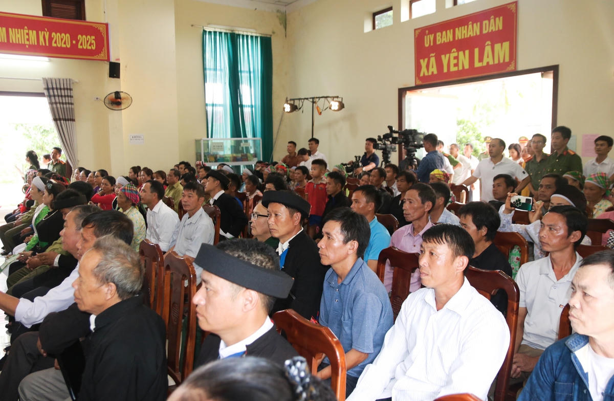 Nhân dân xã Yên Lâm tham dự ngày hội.