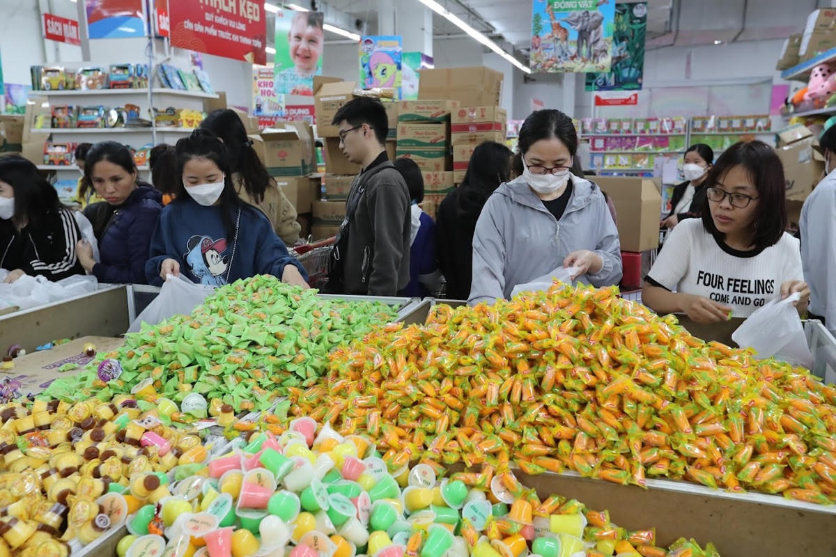 Còn nhiều dư địa cho bán lẻ nội bứt phá. Ảnh: Quang Vinh.