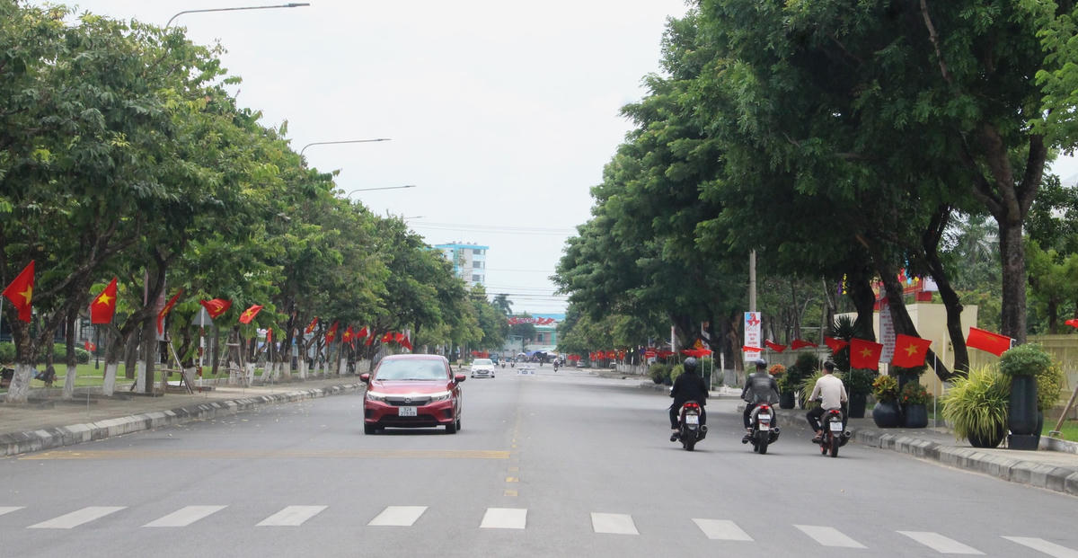 Một tuyến đường TP Tam Kỳ sạch đẹp.  