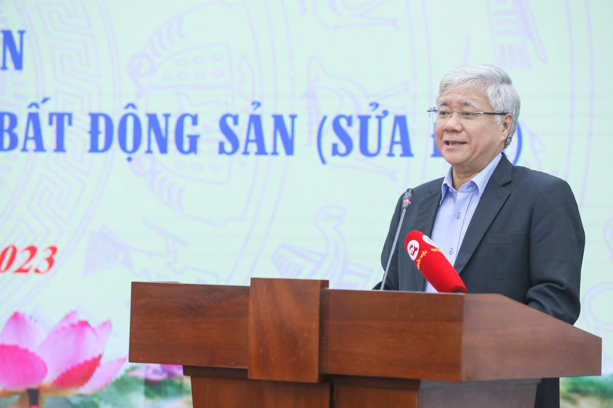 Bí thư Trung ương Đảng, Chủ tịch UBTƯ MTTQ Việt Nam Đỗ Văn Chiến phát biểu tại Hội nghị. Ảnh: Quang Vinh.