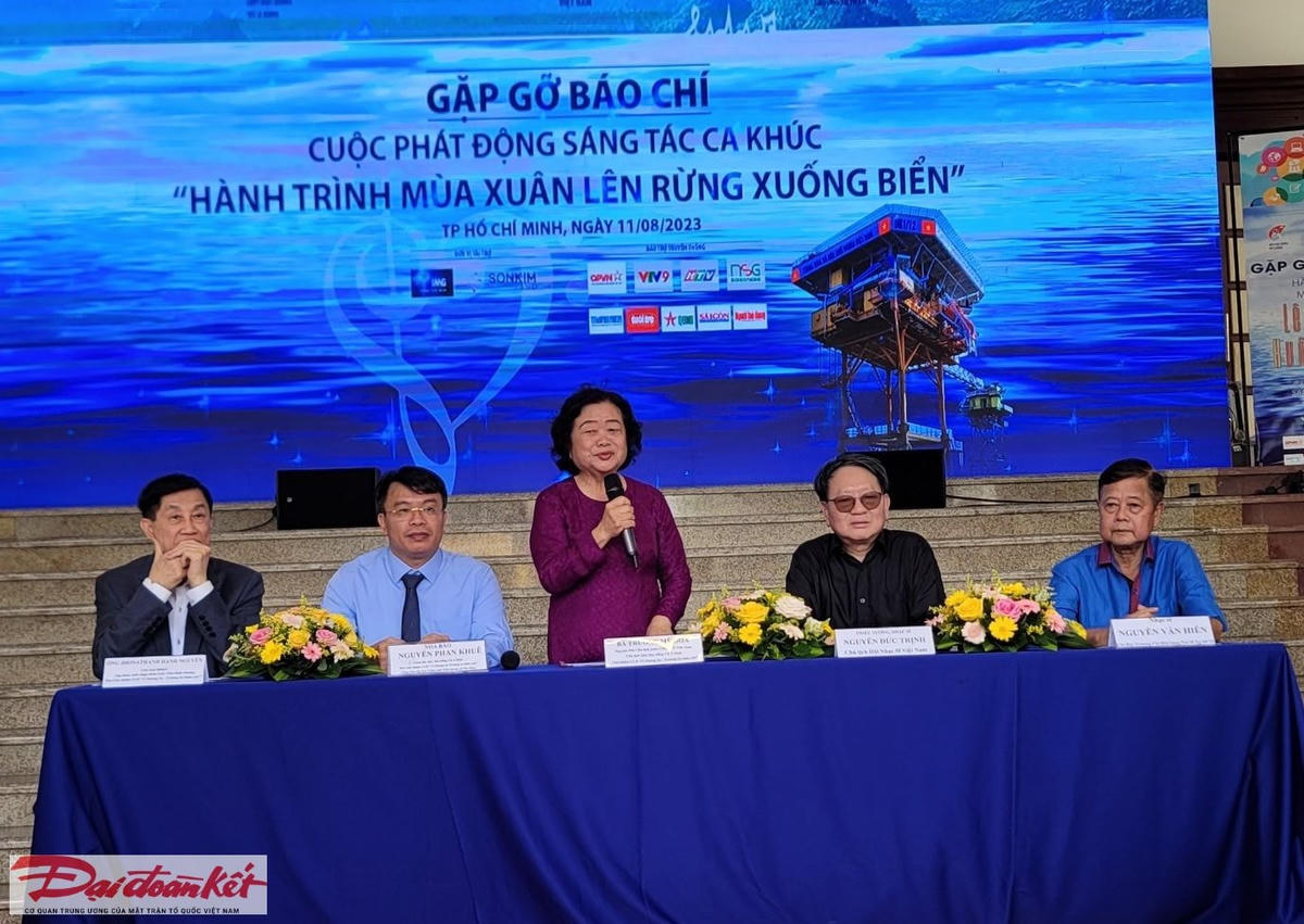 Nguyên Phó Chủ tịch nước Trương Mỹ Hoa phát biểu tại lễ phát động cuộc thi. (Ảnh: H.Lê).