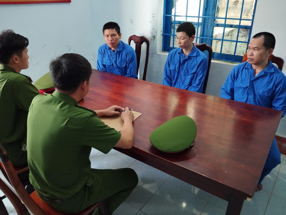 Các đối tượng tại cơ quan điều tra.