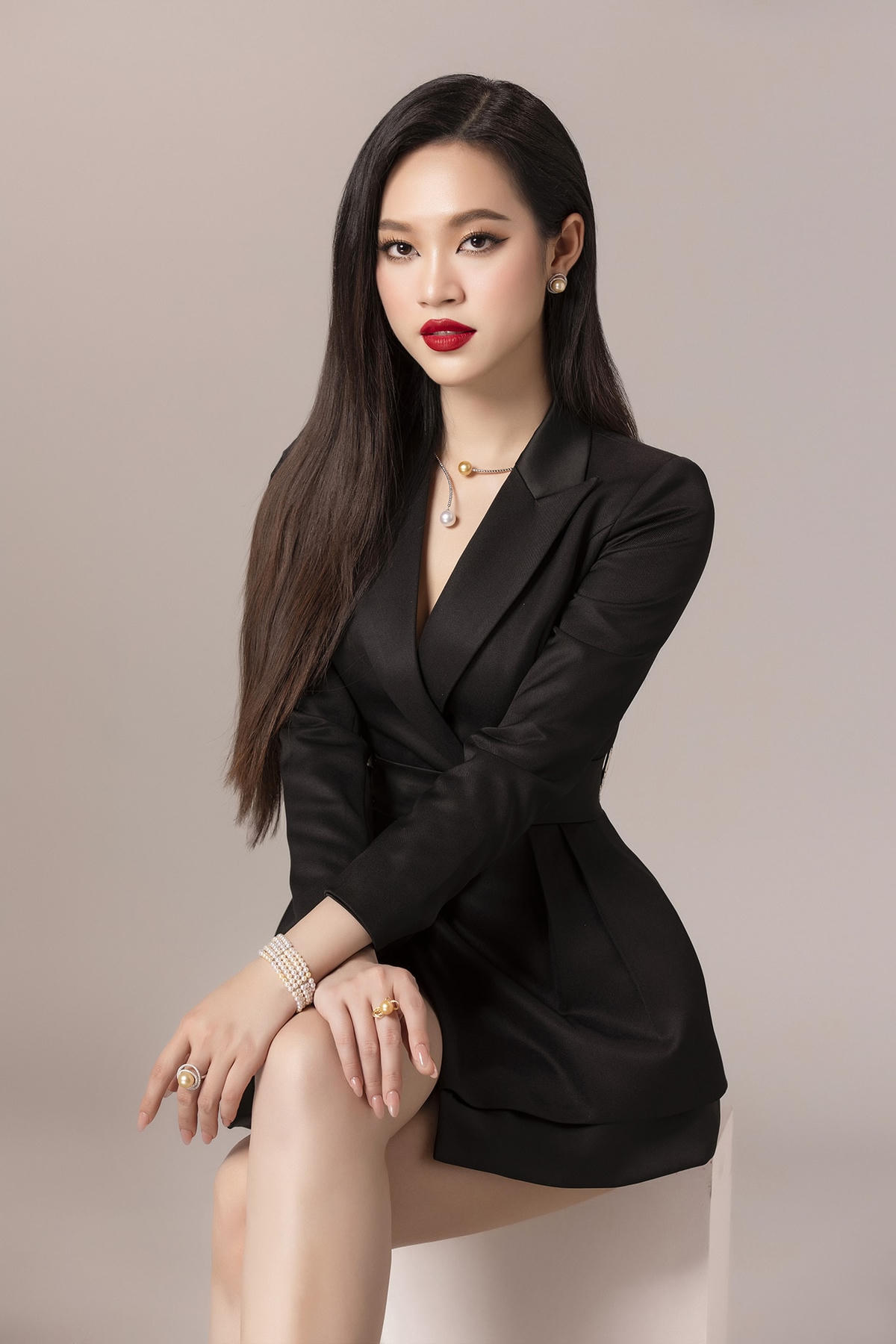 Thùy Linh ở hiện tại cũng có nhiều thay đổi về định hướng thời trang, cô nàng thường xuyên thay đổi nhiều phong cách khác nhau hợp xu hướng, có lúc bánh bèo dịu dàng, có lúc cá tính quyến rũ.