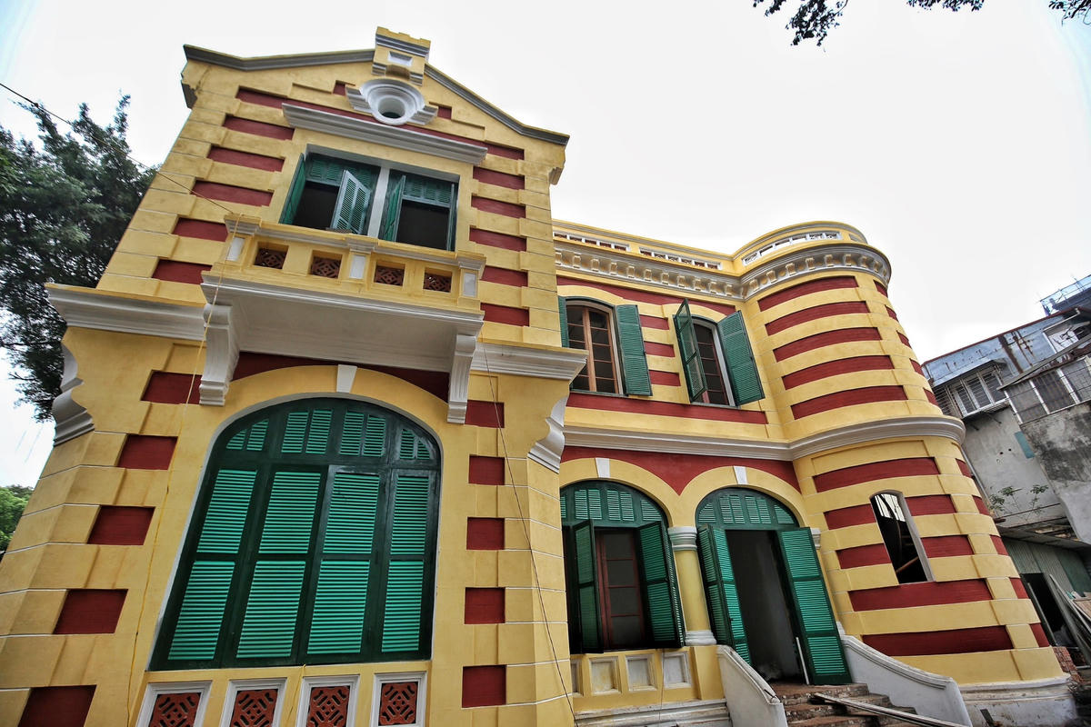 Sau 1 năm trùng tu, ngôi biệt thự này đã dần thay đổi diện mạo mới.