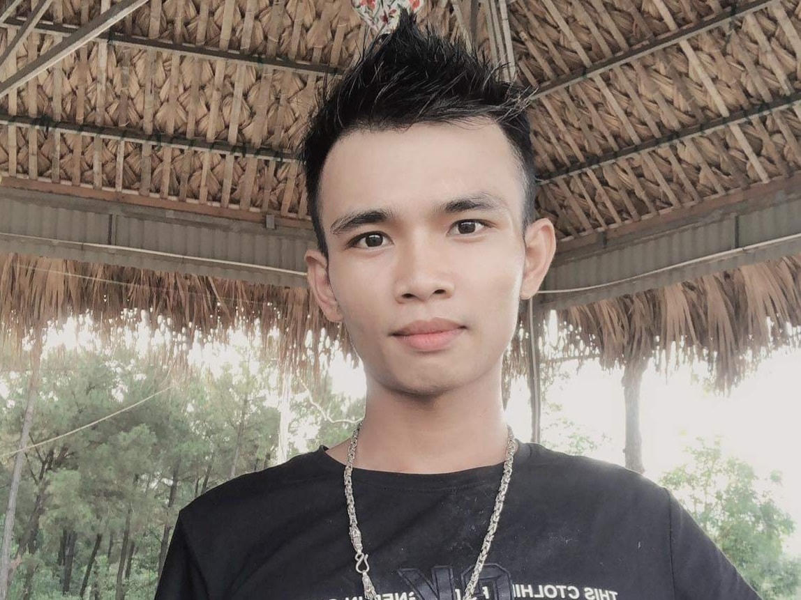 Anh Lường Hoàng Bảo An (ảnh tên) và anh Trần Văn Hoà (ảnh dưới) là 2 người đầu tiên nhảy xuống hồ Hao Hao cứu người.  