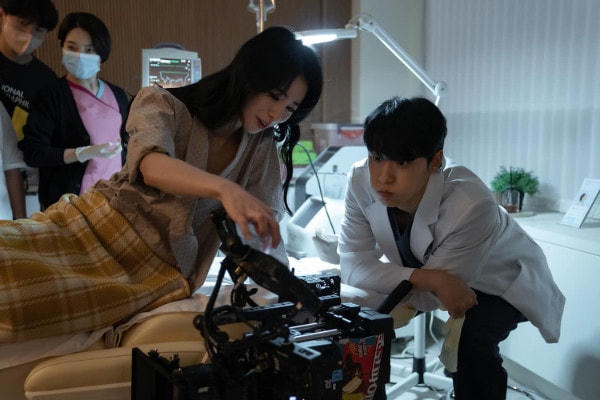 Lim Ji Yeon - Lee Do Hyun cùng góp mặt trong "The Glory".