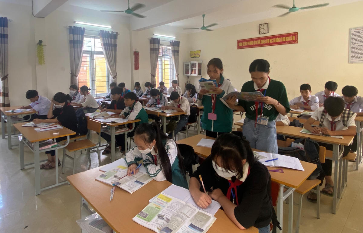 Cần sớm tháo gỡ, khắc phục khó khăn khi triển khai chương trình giáo dục phổ thông mới. Ảnh: TL.