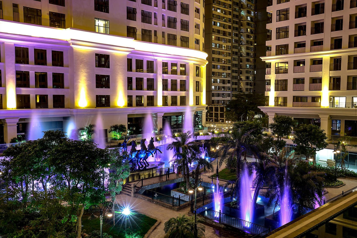 Cùng tận hưởng những tối mùa thu kỳ ảo, rực rỡ nơi khu vườn ánh sáng lung linh đa sắc màu. 