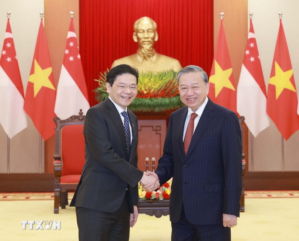 Tổng Bí thư Tô Lâm tiếp Thủ tướng Singapore, Tổng Thư ký Đảng Hành động Nhân dân Singapore (PAP) Lawrence Wong. (Ảnh: Thống Nhất/TTXVN)