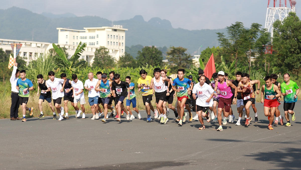 Hòa Bình: 6 bộ huy chương đã được trao tại Giải Việt dã truyền thống