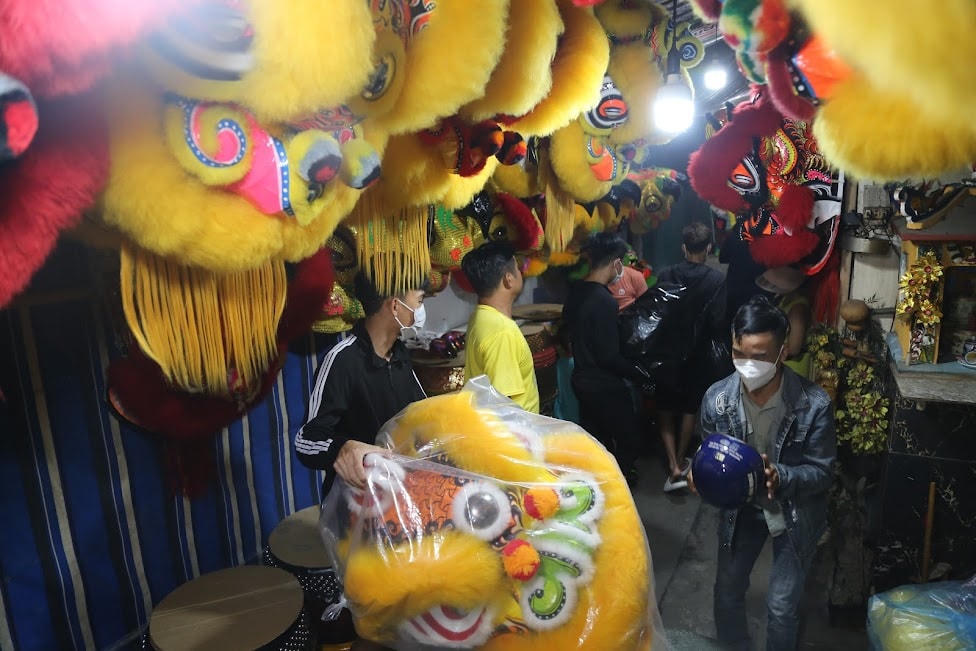 Được biết, theo thời gian hiện trên địa bàn thành phố Huế, tỉnh Thừa Thiên - Huế còn khoảng vài cơ sở vẫn duy trì nghề làm đầu lân phục vụ nhu cầu của người dân.