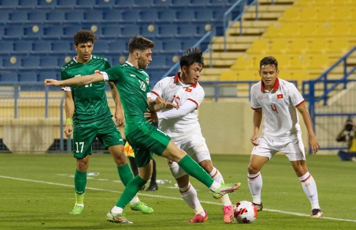 Nhận 2 thẻ đỏ, U23 Việt Nam thua U23 Iraq 0-3. Ảnh: Mai Phương.