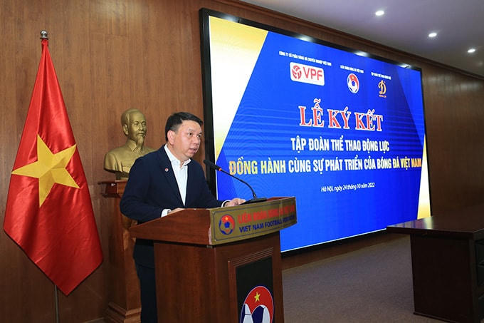 Tổng Thư ký VFF Lê Hoài Anh đánh giá cao sự hợp tác, tài trợ với bóng đá Việt của Động Lực.