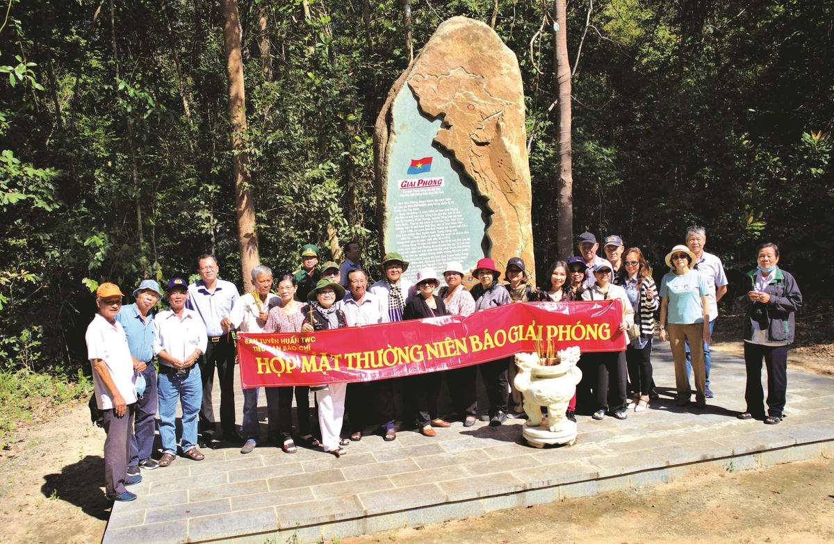anh-2-tu-hao-la-phong-vien-bao-giai-phong.jpg