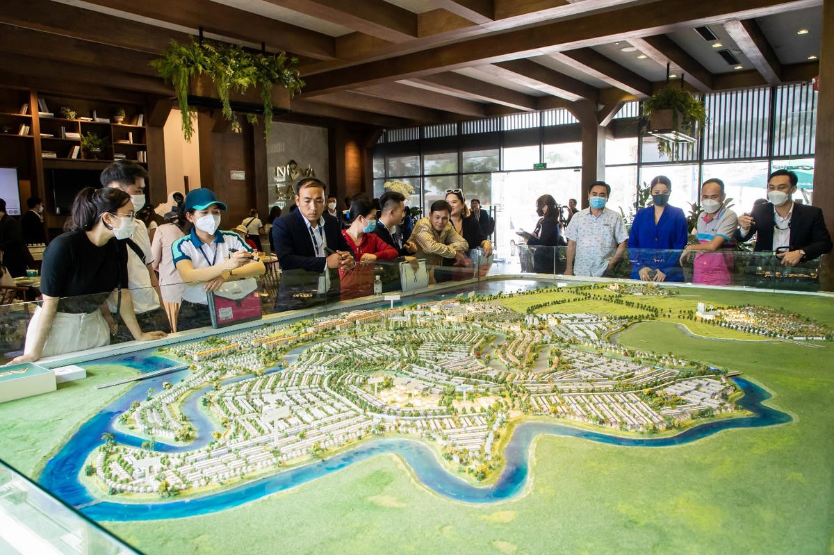 Các đô thị vệ tinh quy mô tại phía Đông TP HCM của những tập đoàn uy tín trở thành vùng trũng thu hút dòng vốn nhà đầu tư.