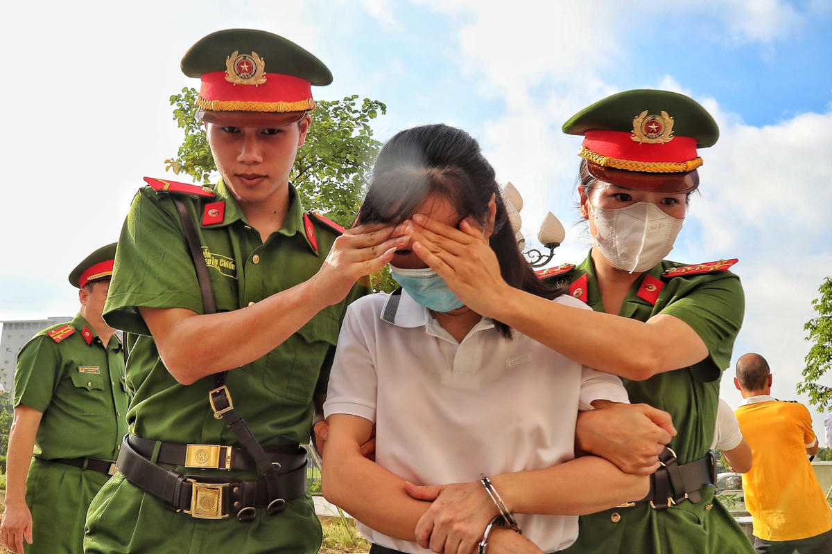 5 kiểm sát viên được phân công đại diện Viện KSND TP Hà Nội giữ quyền công tố và kiểm sát xét xử. Ngoài ra, còn có 4 kiểm sát viên khác với vai trò dự khuyết.