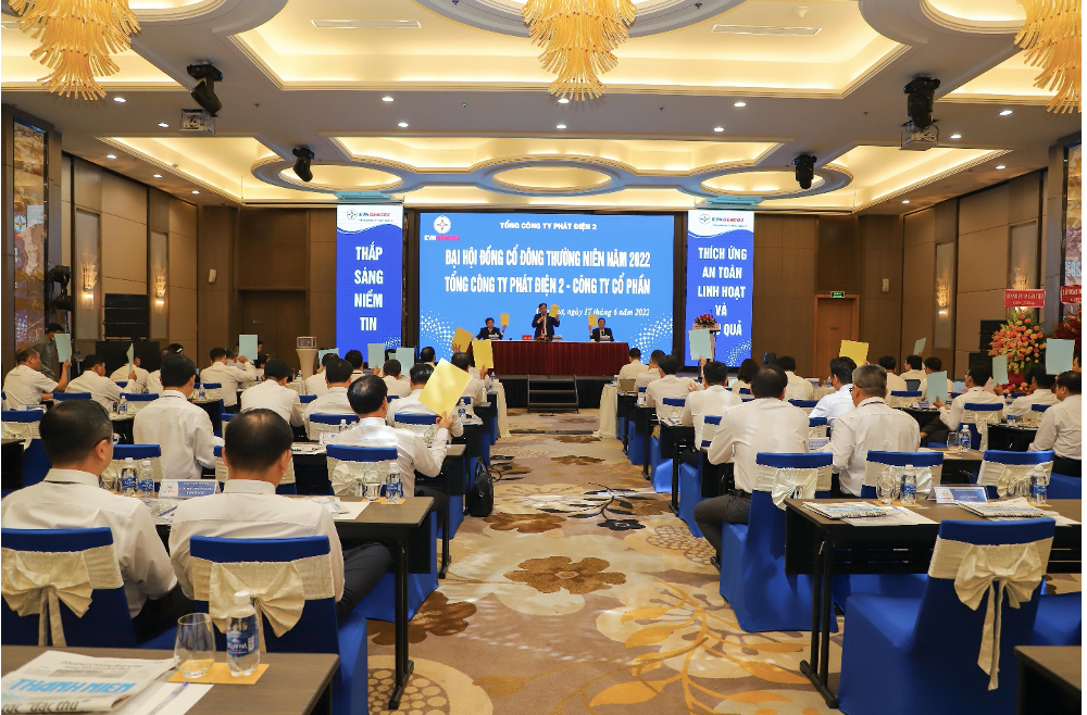 Các cổ đông biểu quyết tại Đại hội.