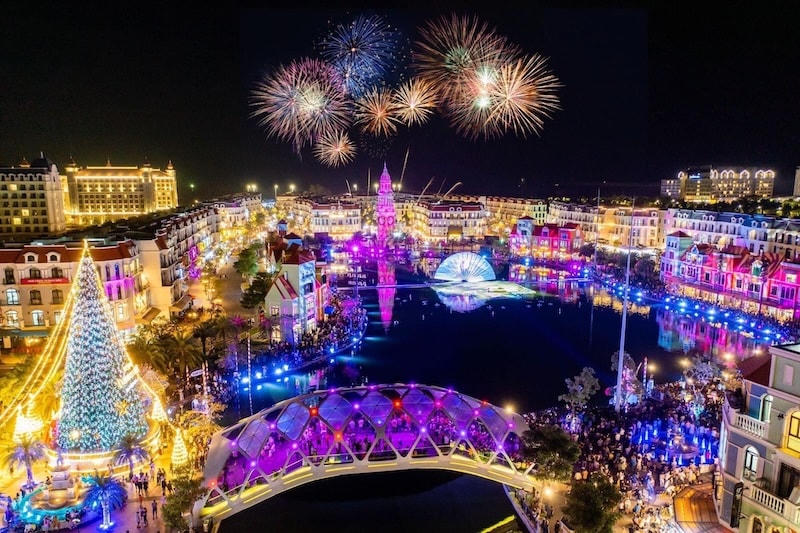 "8Wonder"&nbsp;&nbsp;đưa Maroon 5 đến Phú Quốc United Center