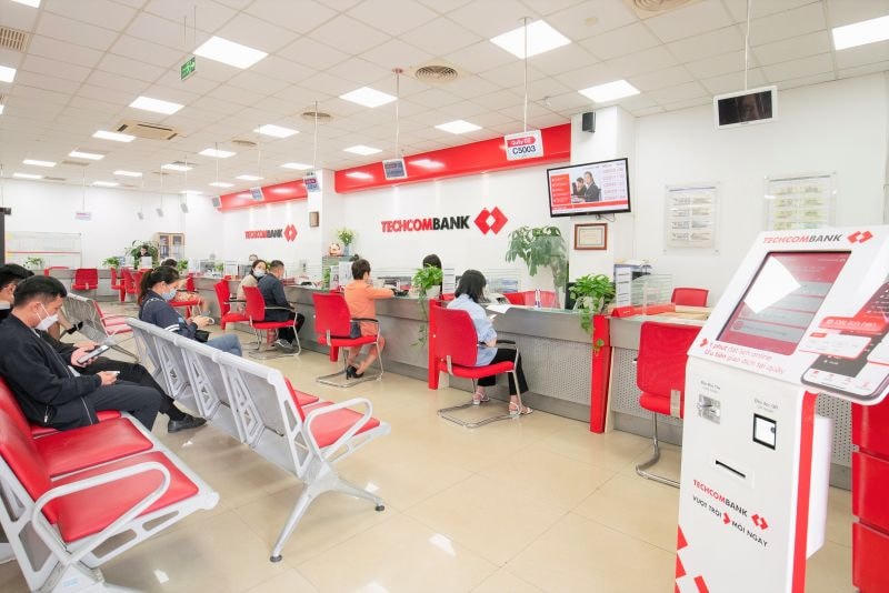 Ngân hàng đã ra mắt ứng dụng di động mới dành cho khách hàng doanh nghiệp và đã chuyển hơn 70% khách hàng cá nhân sang ứng dụng số ngân hàng bán lẻ mới.