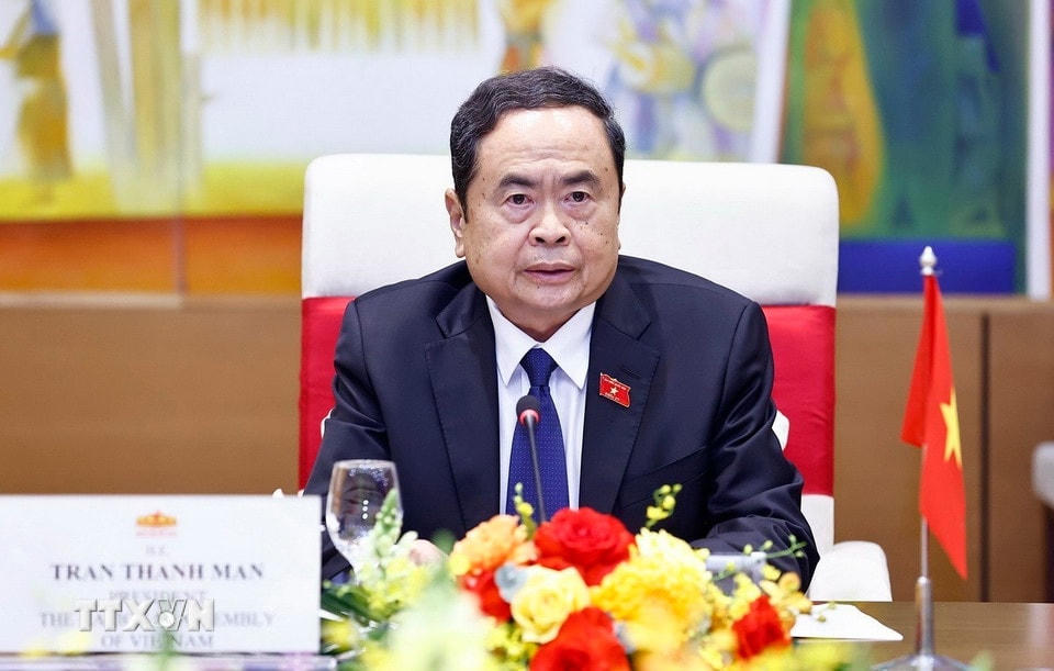 Chủ tịch Quốc hội Trần Thanh Mẫn phát biểu tại cuộc hội kiến với Tổng thống Sri Lanka Anura Kumara Dissanayaka. (Ảnh: Doãn Tấn/TTXVN)