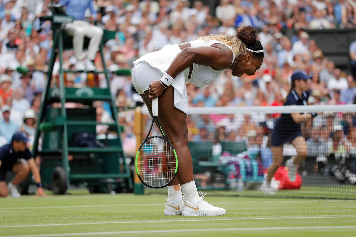 Williams thất vọng trước màn thất bại khi đấu với Simona Halep trong trận chung kết Wimbledon 2019. Ảnh: The Guardian