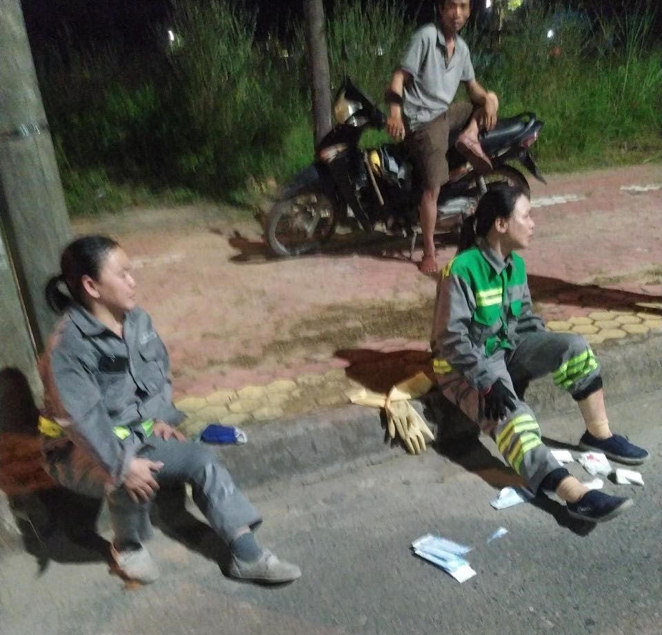 Hai chị công nhân bị nhóm thanh niên bắn trọng thương. 