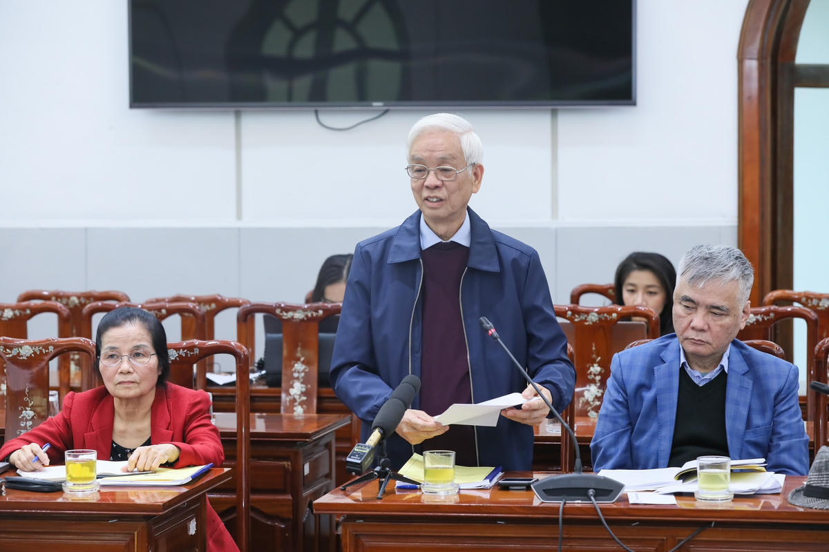 Ông Đỗ Duy Thường, Phó Chủ nhiệm Hội đồng tư vấn Dân chủ và Pháp luật phát biểu tại Hội nghị. Ảnh: Quang Vinh.