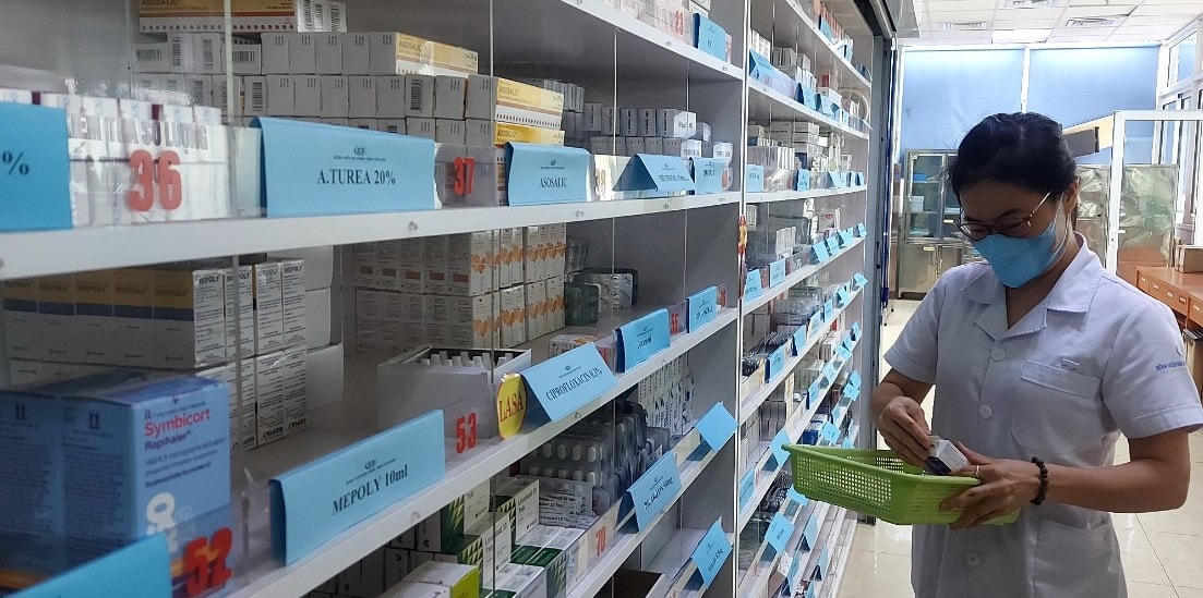 Bệnh viện đa khoa Yên Bái nỗ lực đảm bảo có đủ thuốc và trang thiết bi y tế phục vụ người bệnh. Ảnh minh họa.
